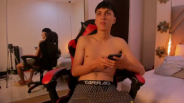 LeoDrake_ live XXX chat