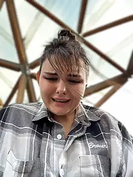 NikaMur Adlı Modelin Canlı XXX Sohbeti