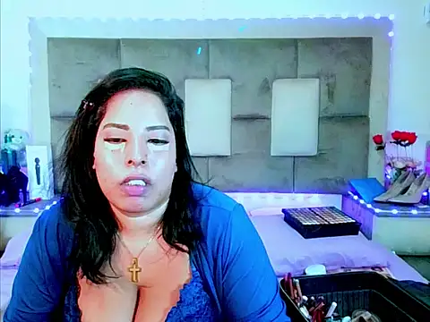 indiantopaz694u Adlı Modelin Canlı XXX Sohbeti