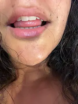 Lady_Rey Adlı Modelin Canlı XXX Sohbeti