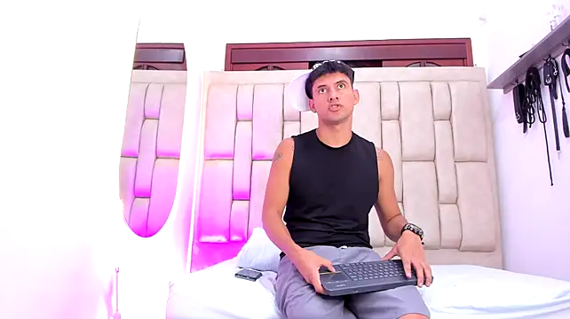 STEVEN_OS Live XXX Chat