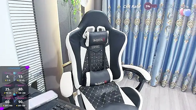 Naughty___asian Adlı Modelin Canlı XXX Sohbeti
