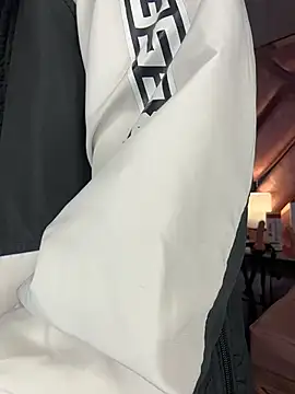 ian_mathias_'s Live XXX Chat