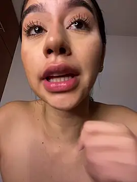 Chat +18 de Nova_sakura ao vivo