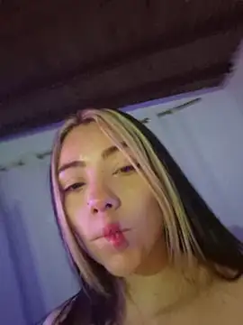 צ'אט XXX בשידור חי של ximenavega