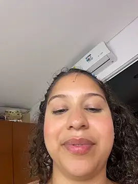 Chat +18 de Shara_dreams ao vivo