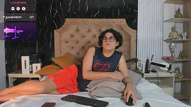 Monteszzo Live XXX Chat