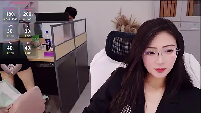 yangyang-777 Chat XXX in diretta