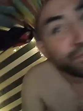 CumDumpPig83 webkamerás műsora
