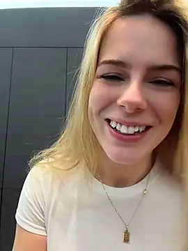 oliviafranciis Adlı Modelin Canlı XXX Sohbeti