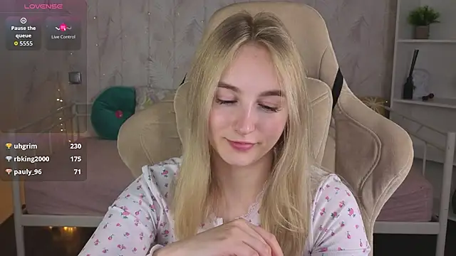 Chat XXX en directo de Shy_Polly