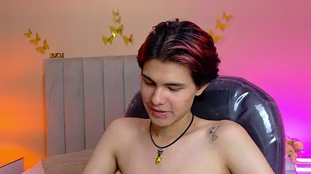 Chatroom XXX en direct de Derek_Sinn