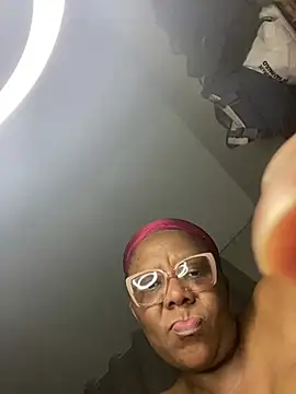 BoobsQueeen 라이브 XXX 채팅