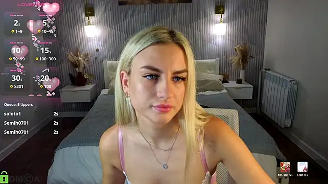 Chat +18 de Silen_Tori ao vivo