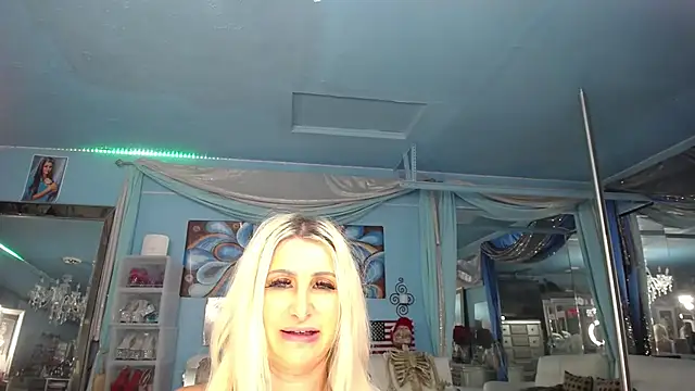 Chatroom XXX en direct de ADRIANNA_FOX