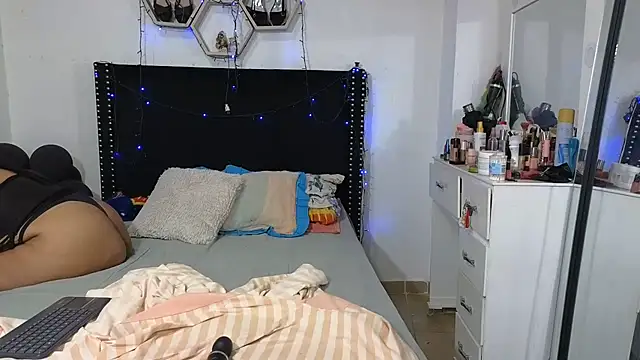 charlotte_077: онлайн-секс-чат