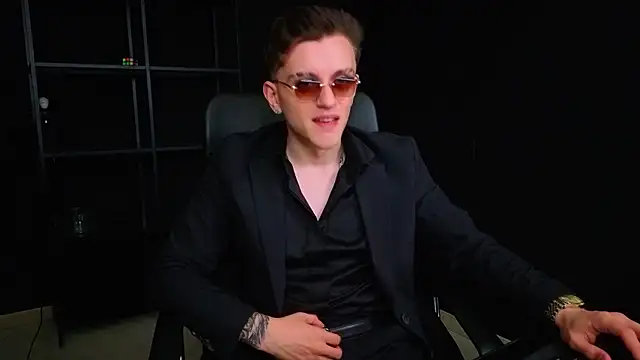FelixStarkk XXX чат на живо