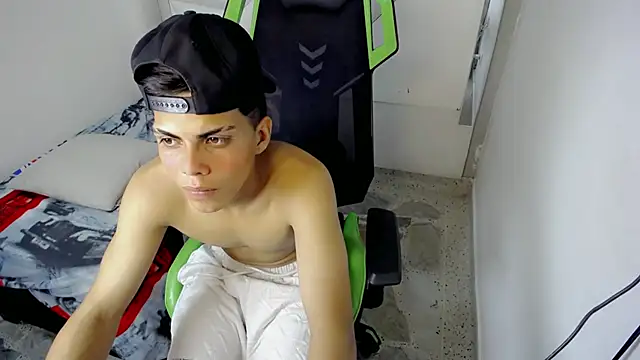 RyanFlirty Live XXX-chat