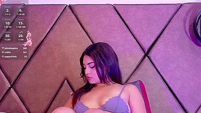 Chat +18 de Mikaela-Banes ao vivo