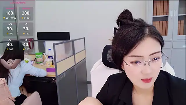 yangyang-777 Adlı Modelin Canlı XXX Sohbeti