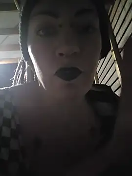 XXX chat uživo modela PinkTheHawk