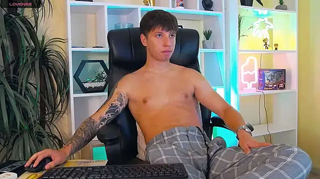 ThomasEdisonn Live XXX-Chat