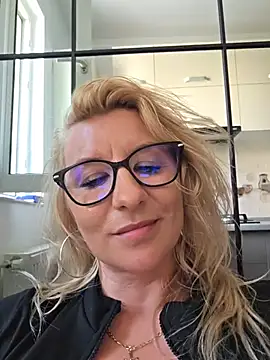 KaylinJan live XXX chat