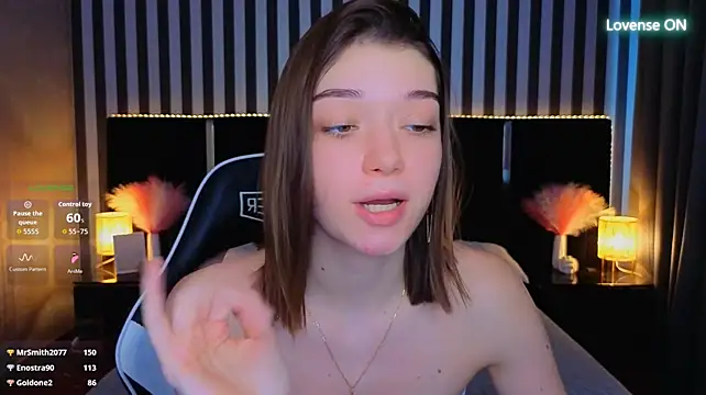Cherry_Wipe Adlı Modelin Canlı XXX Sohbeti