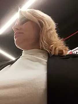 JennyOMay Adlı Modelin Canlı XXX Sohbeti