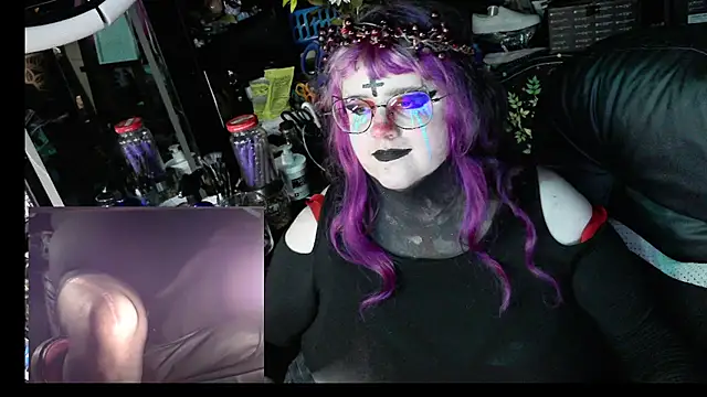 Sinstresshemlock's Live XXX Chat
