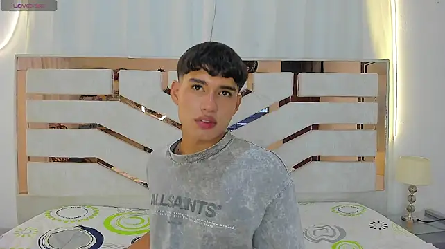 ADRIAN_LUUST Live XXX Chat