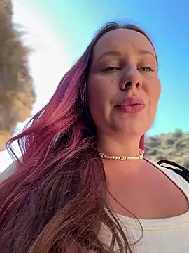 Chatroom XXX en direct de Mona_Plus