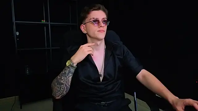 Chat +18 de FelixStarkk ao vivo