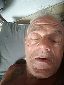 gymrat61's Live XXX Chat