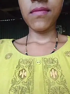 Village_hotcouple Show in webcam