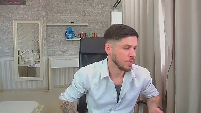 JonahShaw's Live XXX Chat