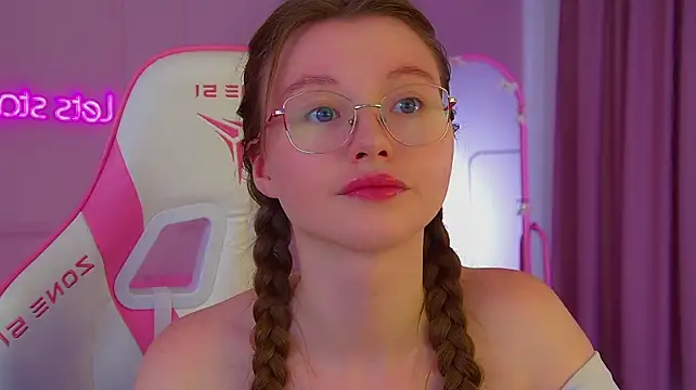 XXX chat uživo modela KeiraAsti