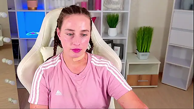 צ'אט XXX בשידור חי של NadinnL