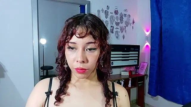 Czat XXX na żywo – savanah_red