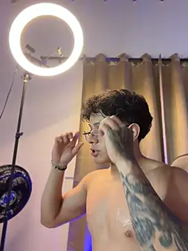 TonyPetrovjs Chat XXX in diretta