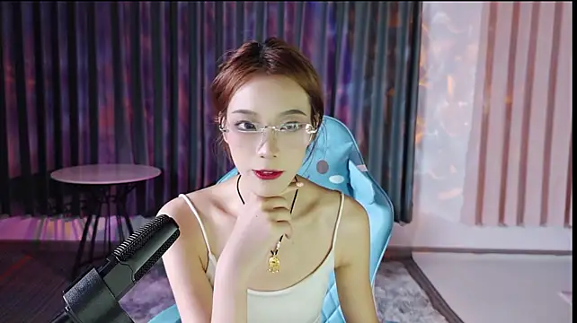 Vada-01 Live XXX-Chat
