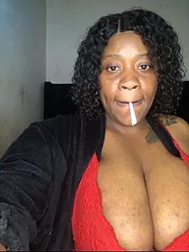 BigJugsCandyxx – Naživo XXX chat