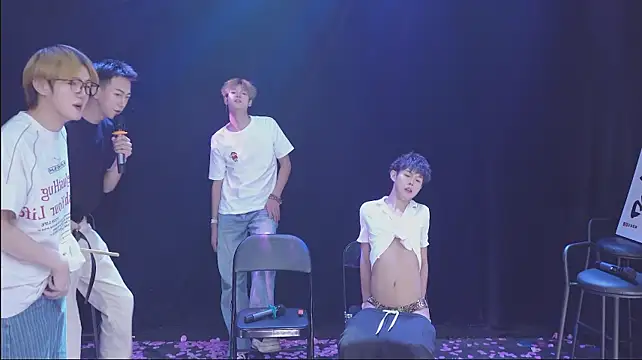 NCT-111 – Live XXX-chat
