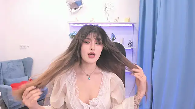 AnneTLi XXX чат на живо