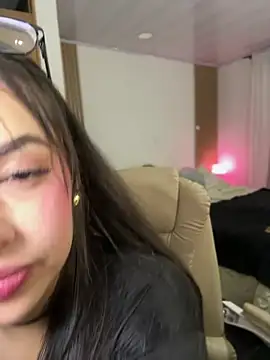 Czat XXX na żywo – Mae_Henao9