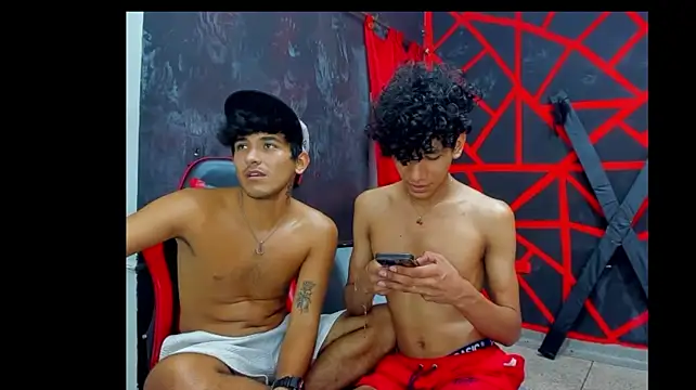 FRIENDS_LATINOS élő XXX-chatje