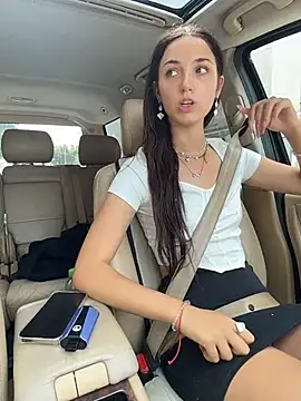 Show modela DollyTall na web-kameri