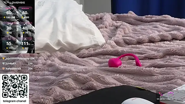 LauraLowe's Live XXX Chat