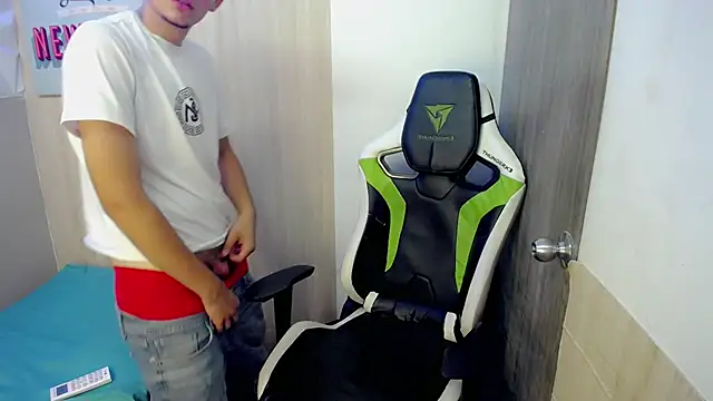 JaxBlue_ Live XXX Chat