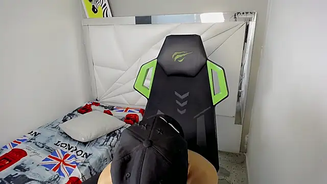 Онлайн чат XXX RyanFlirty